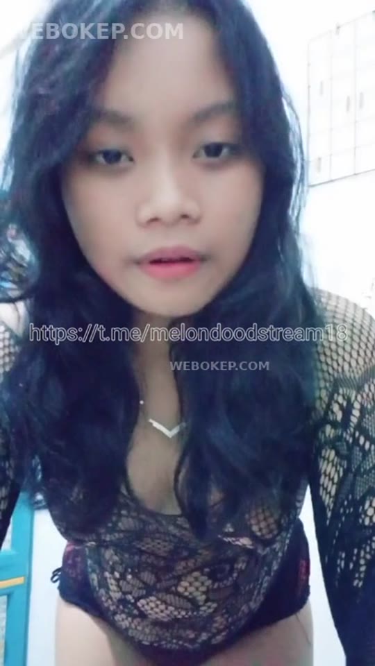 Bokep Mahasiswi Mela Pamer Body Sambil Colmek